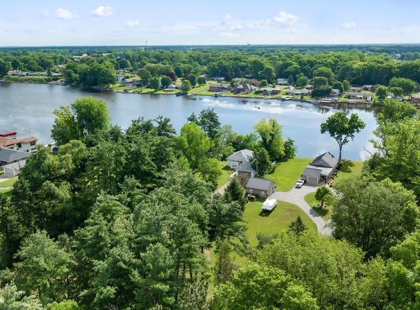 56040 River Heights, Elkhart, IN 46516