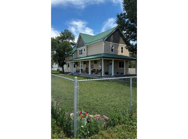 209 S 7th Ave, Forsyth, MT 59327