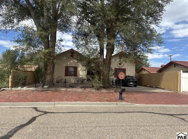 1213 E 4th St, La Junta, CO 81050