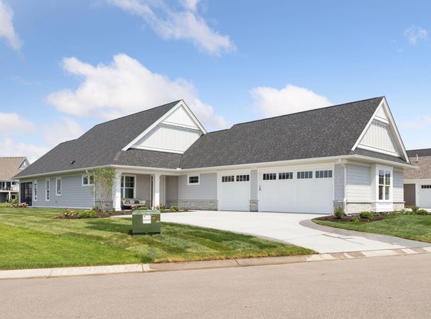 118 Spring Farm Road, North Oaks, MN 55127