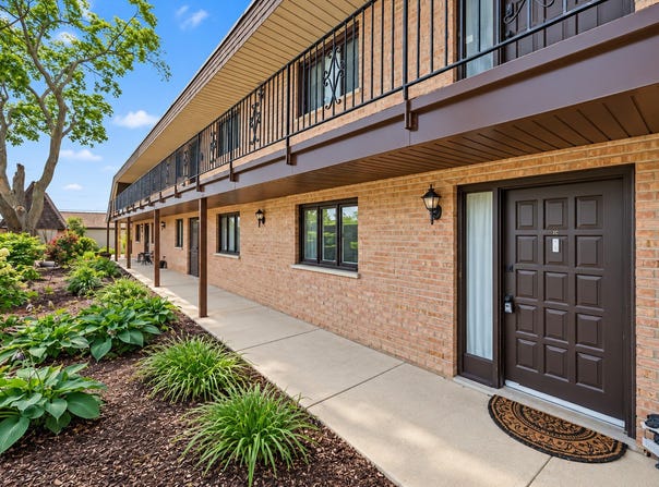 520 E Main Street, Barrington, IL 60010