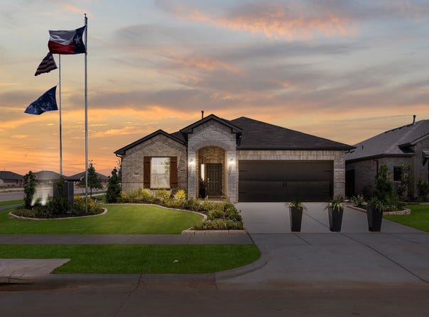 1808 Apache Circle, Cleburne, TX 76033