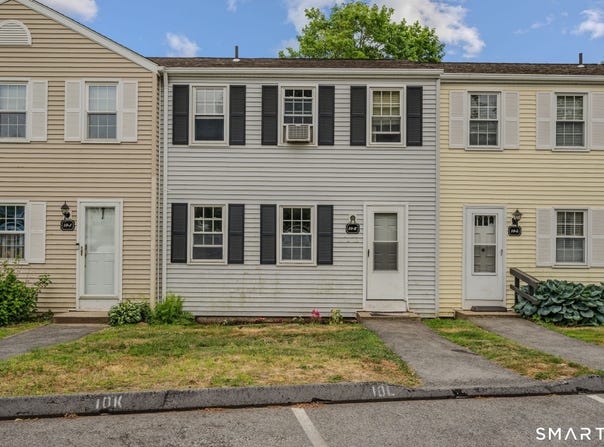 10 Lakeside Drive, Ledyard, CT 06339