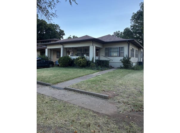 809 S Grand Ave., Cherokee, OK 73728