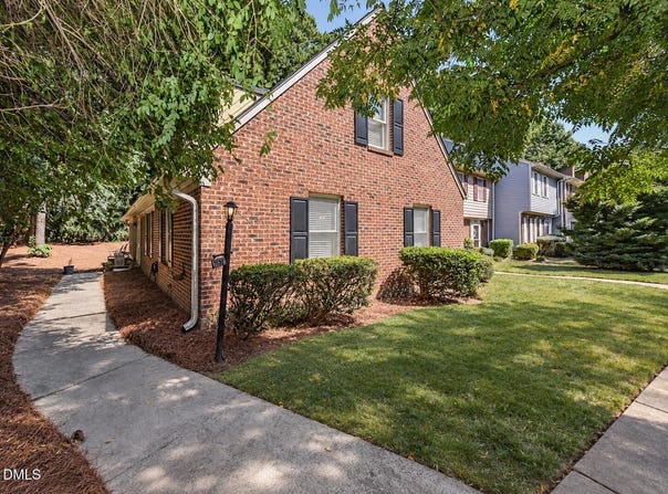 5674 Hamstead Crossing, Raleigh, NC 27612