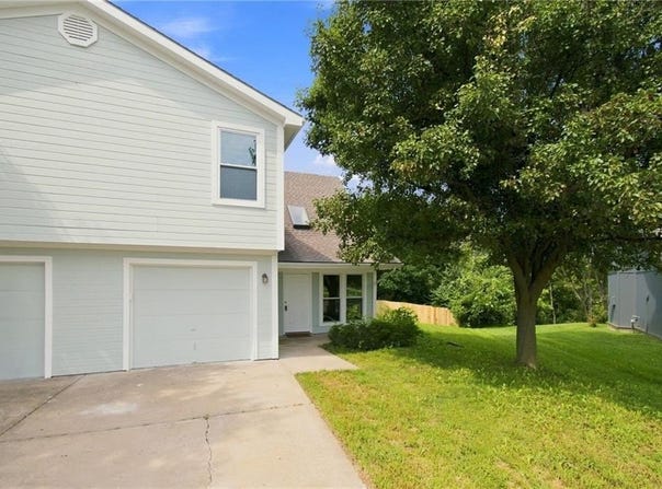 760 Spring Circle, Liberty, MO 64068