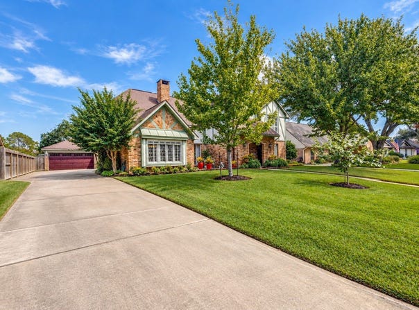 807 Longview Drive, Sugar Land, TX 77478