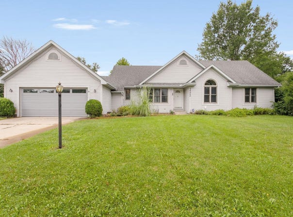 54960 E Sunray Drive, Osceola, IN 46561-9361