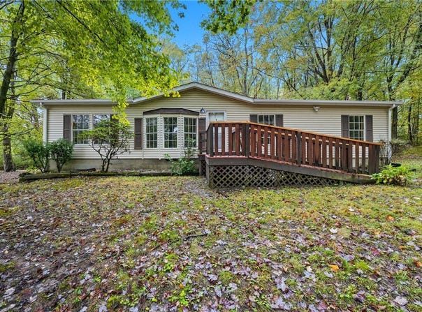 454 Mountain View Rd, Union Twp, PA 16101