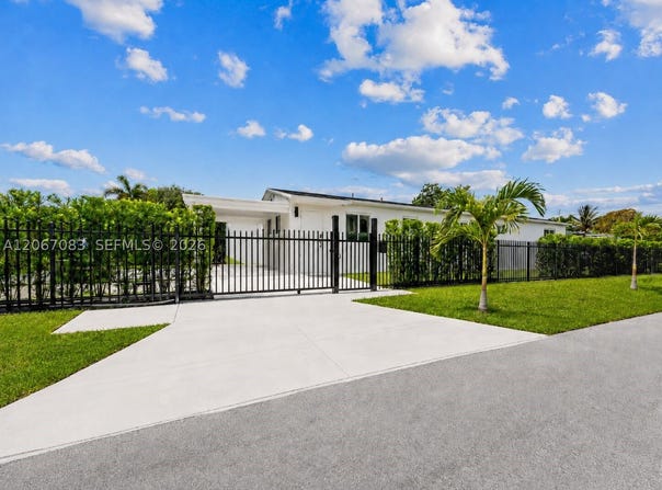 3930 W 2nd Ave, Hialeah, FL 33012