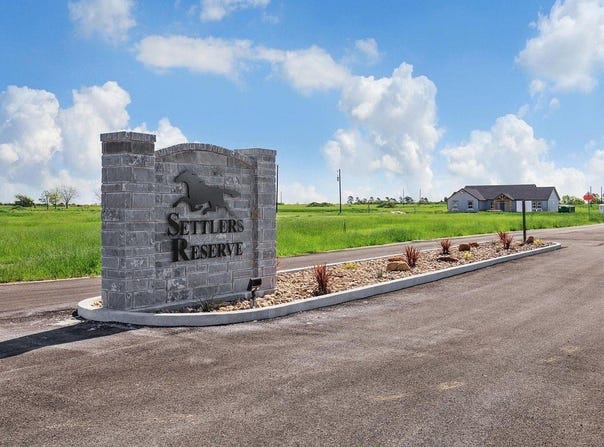 328 Rolling Hill Court, Cat Spring, TX 78933