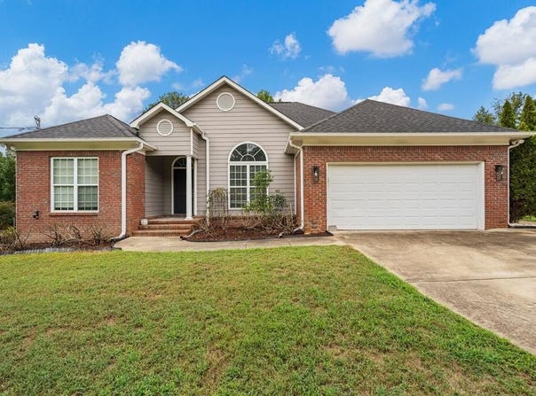1449 Cummings Road, Smiths Station, AL 36877