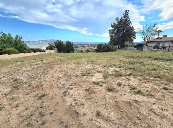 18155 Orange, Hesperia, CA 92345