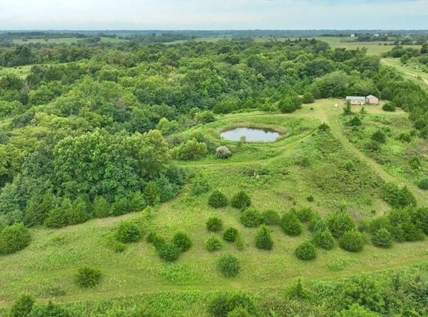 Hwy CC, Winigan, MO 63566