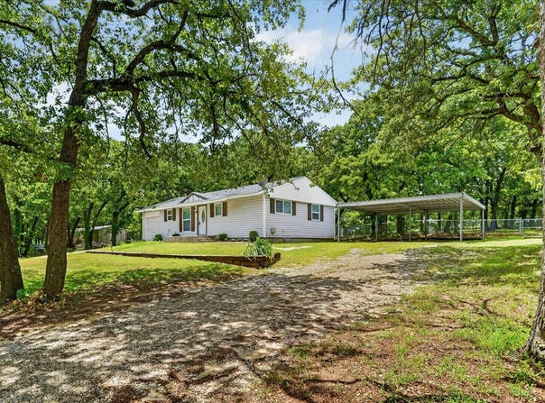 186 Garnet Road, Springtown, TX 76082