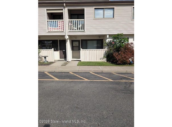 171 Winding Woods Loop, Staten Island, NY 10307