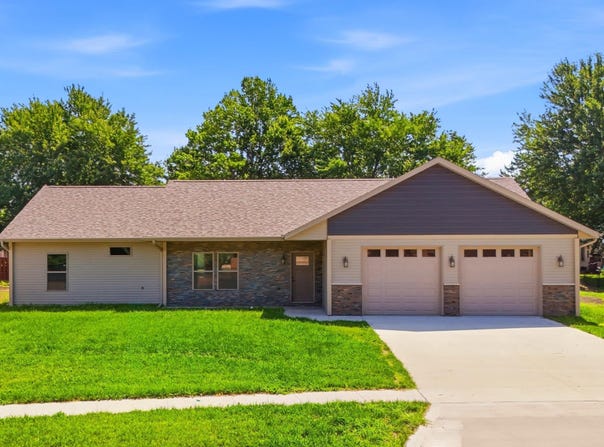 1108 Willow Avenue, Burlington, IA 52601