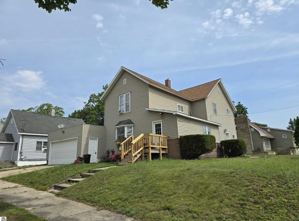 615 Maple Street, Cadillac, MI 49601