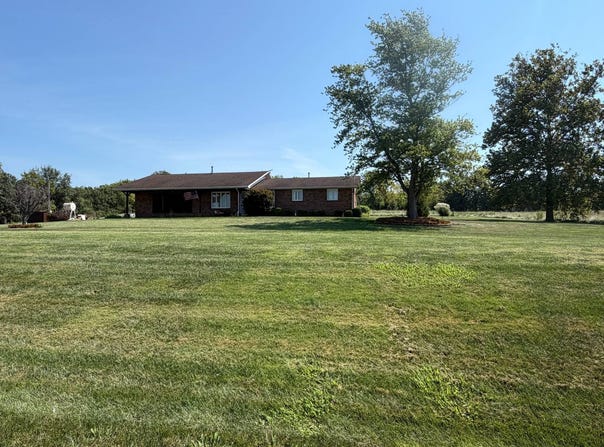 12614 E 500 Road, Mount Carmel, IL 62863