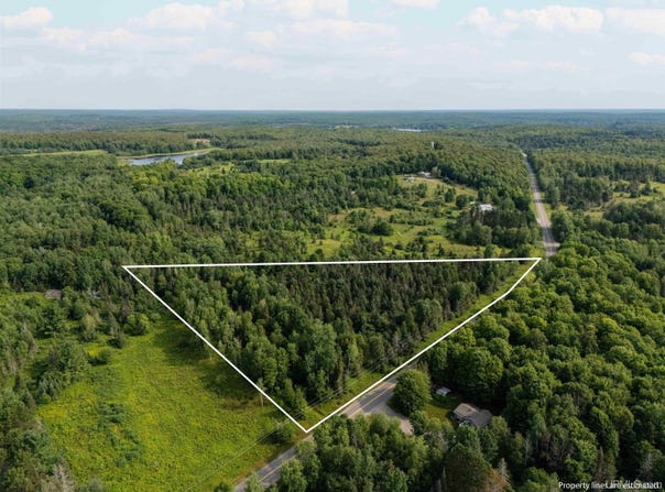 Sunset Lake Road, Iron River, MI 49935
