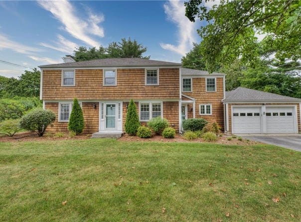 8 Lee Road, Barrington, RI 02806