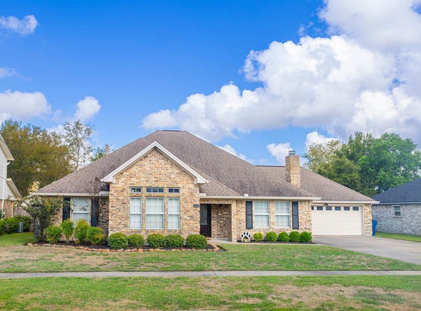 2412 Pecan, Nederland, TX 77627