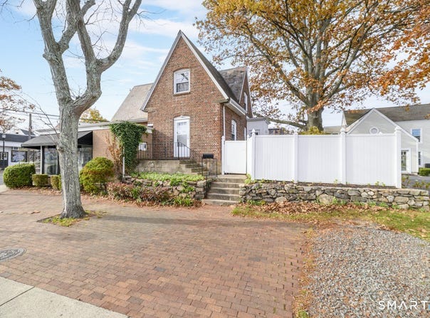 58 Post Road, Fairfield, CT 06824
