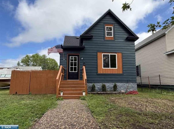 224 3rd St NW, Chisholm, MN 55719