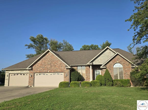 2011 E Epicurean Drive, Clinton, MO 64735