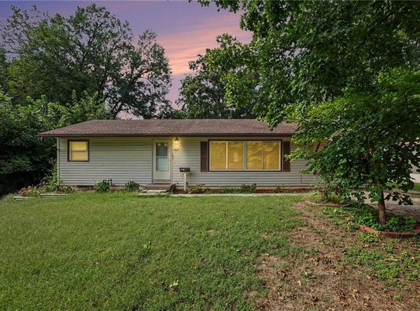 4411 E 138th Street, Grandview, MO 64030