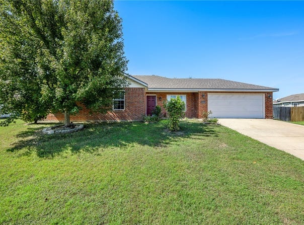 1383 McClelland Road, Elkins, AR 72727