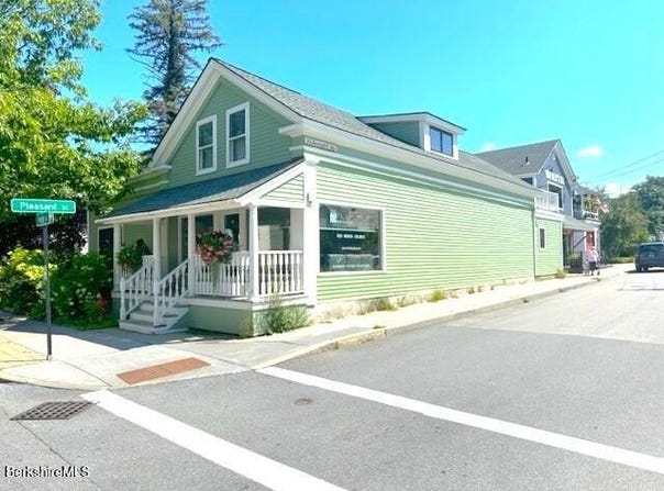 125 North St, Bennington, VT 05201