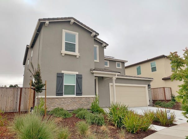 2130 Brighton DR, HOLLISTER, CA 95023