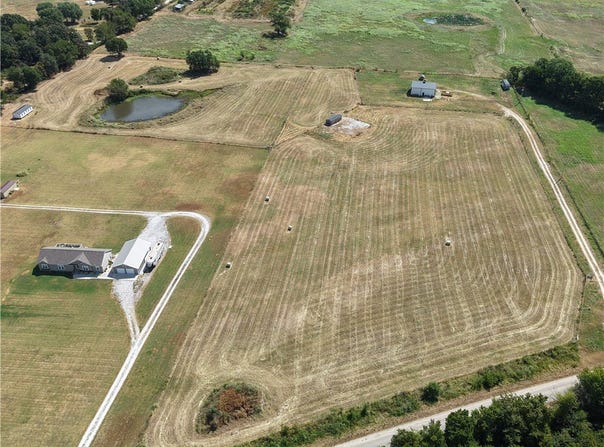 10914 Summers Road, Summers, AR 72769