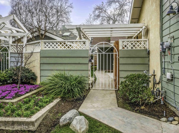 1507 E Vassar Drive, Visalia, CA 93292