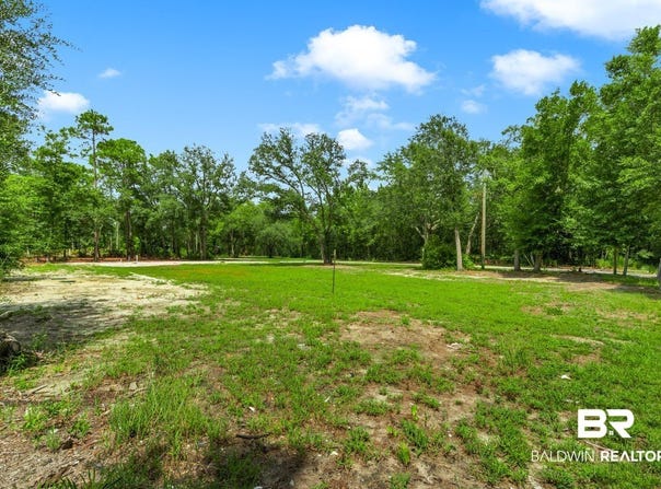 8227 Montgomery Ave, Perdido Beach, AL 36530
