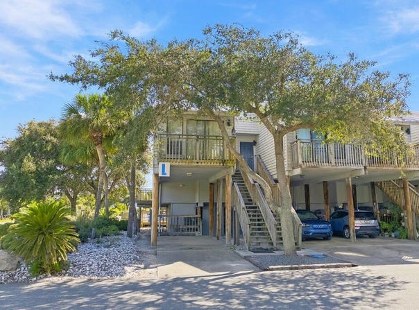1804 E Gulf Beach Dr, St. George Island, FL 32328