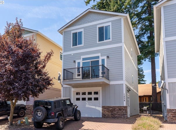 1534 SOLAR Ln, HoodRiver, OR 97031