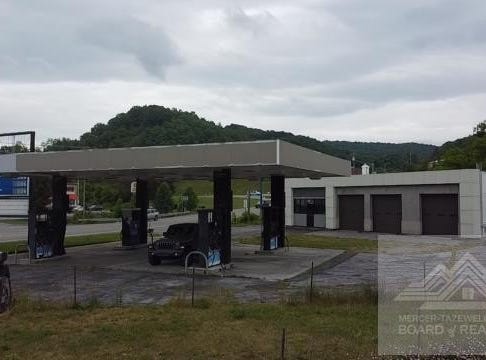 1851 Coal Heritage Rd, BLUEWELL, WV 24701