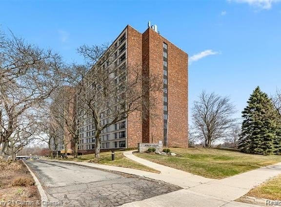 21800 Morley Avenue, Dearborn, MI 48124