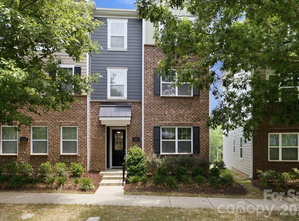 16716 Summers Walk Boulevard, Davidson, NC 28036