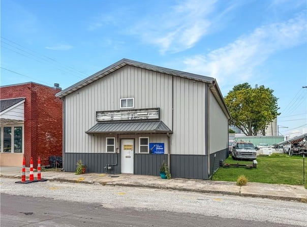 S Pine Street, Norborne, MO 64668