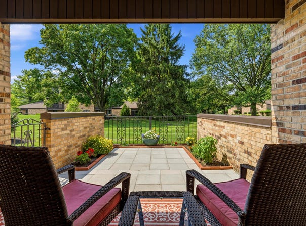 1691 Arlingate Drive N, Upper Arlington, OH 43220