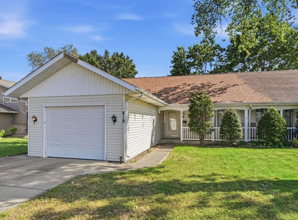 819 N Wiggs Street, Griffith, IN 46319