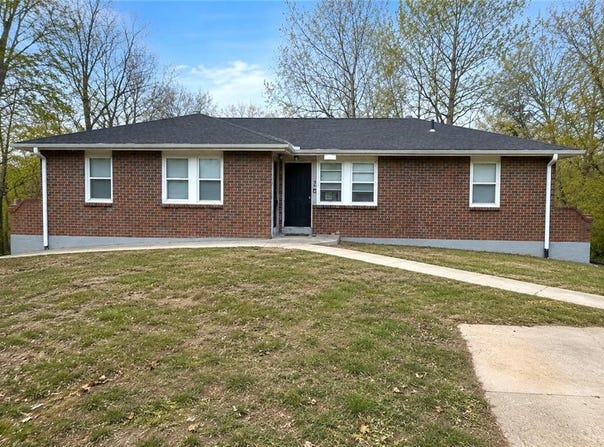 226 SE 101st Road, Warrensburg, MO 64093
