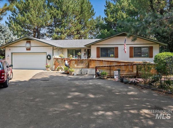 215 Willow, Hagerman, ID 83332