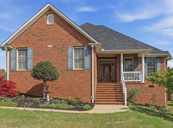 172 Roberts Meadow Loop, Spartanburg, SC 29307-3166