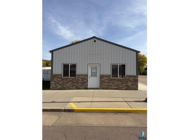 300 N Main St, Parker, SD 57053