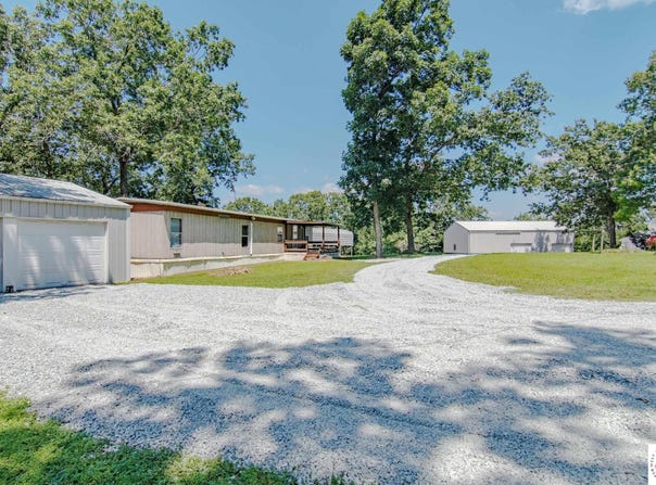 897 SE 1251P Road, Deepwater, MO 64740
