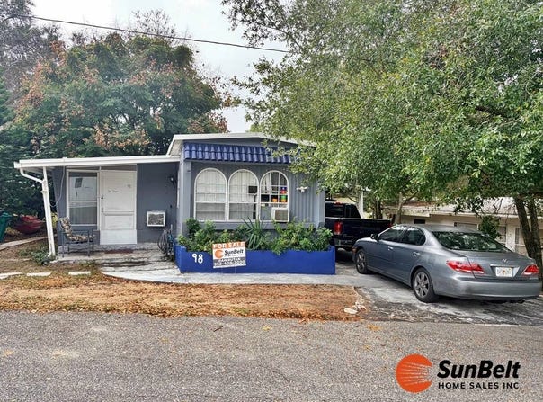 98 Currin Boulevard, Mount Dora, FL 32757